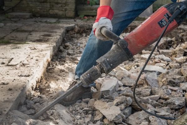 concrete-breaking-tool-shutterstock_98810 concrete-breaking-tool-shutterstock_98810